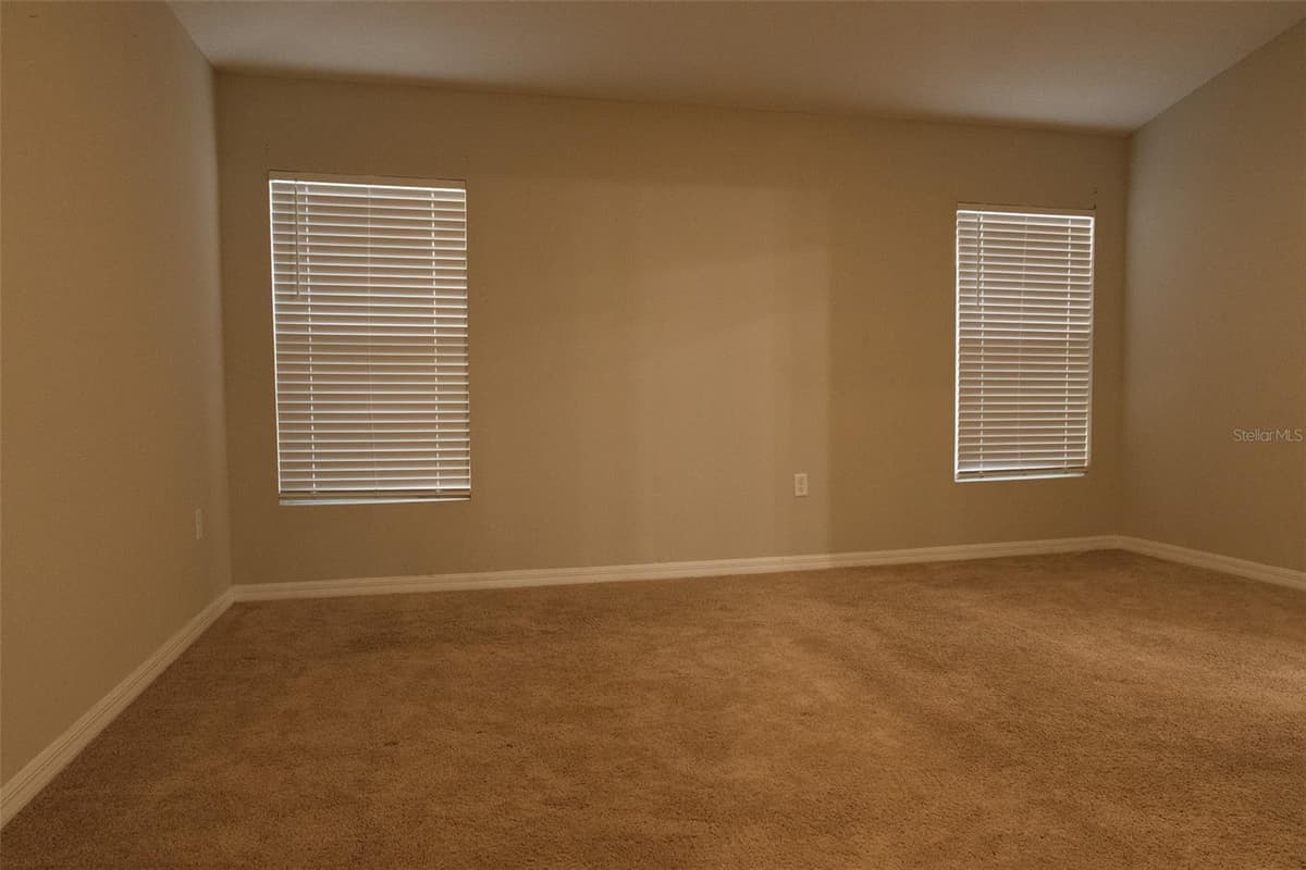 1341 DERRY AVENUE — photo 16 of 39