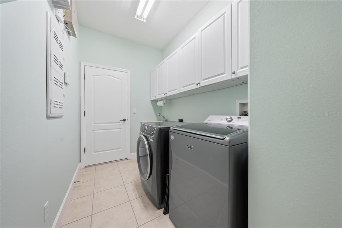 489 LUNA BELLA LANE — photo 43 of 66