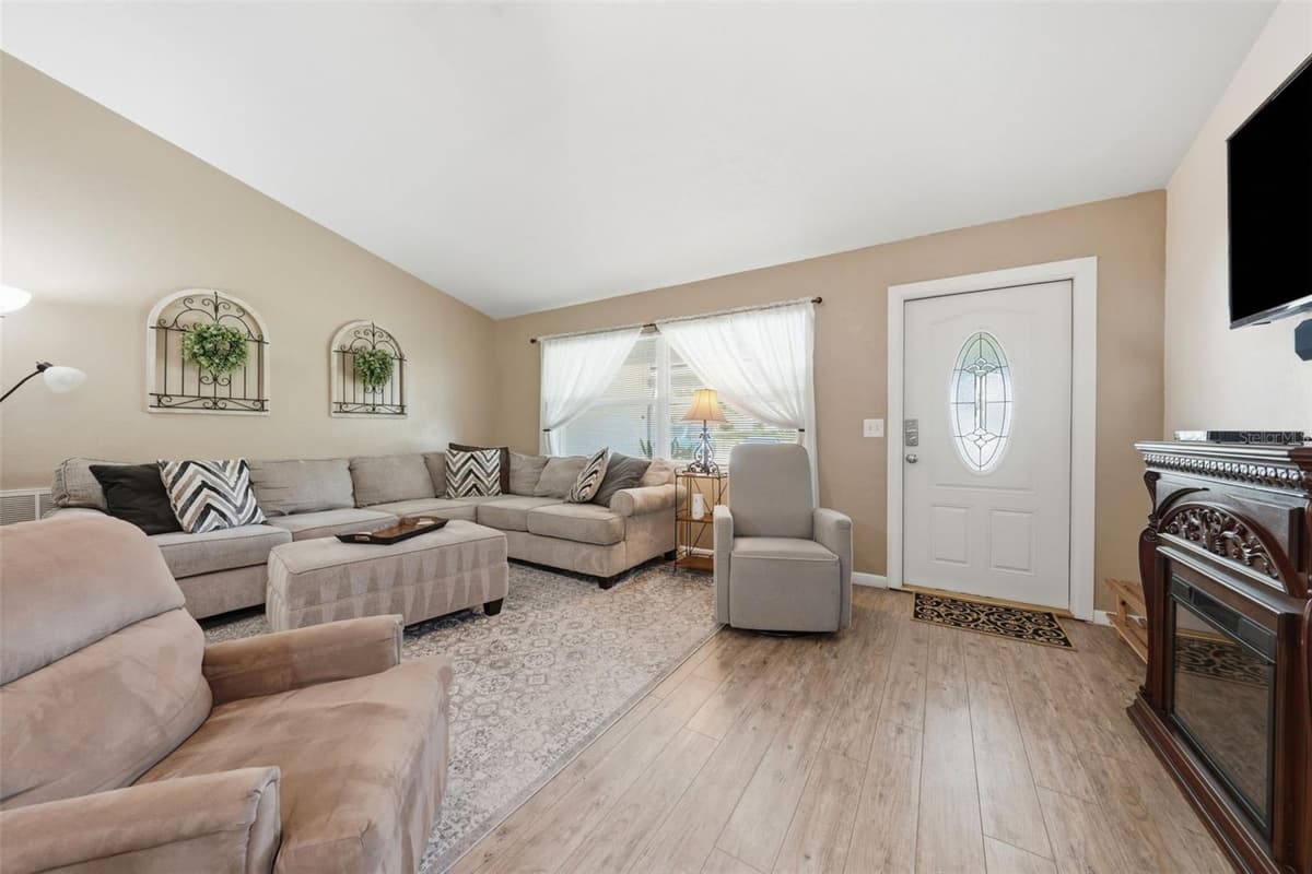 42 J KELLNER BOULEVARD — photo 17 of 42