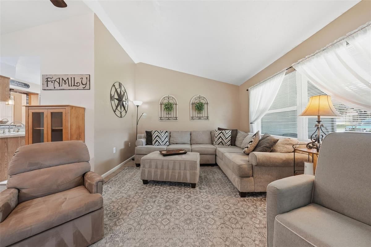 42 J KELLNER BOULEVARD — photo 3 of 42