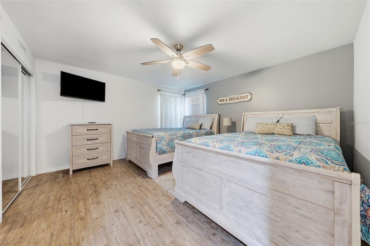 42 J KELLNER BOULEVARD — photo 21 of 42