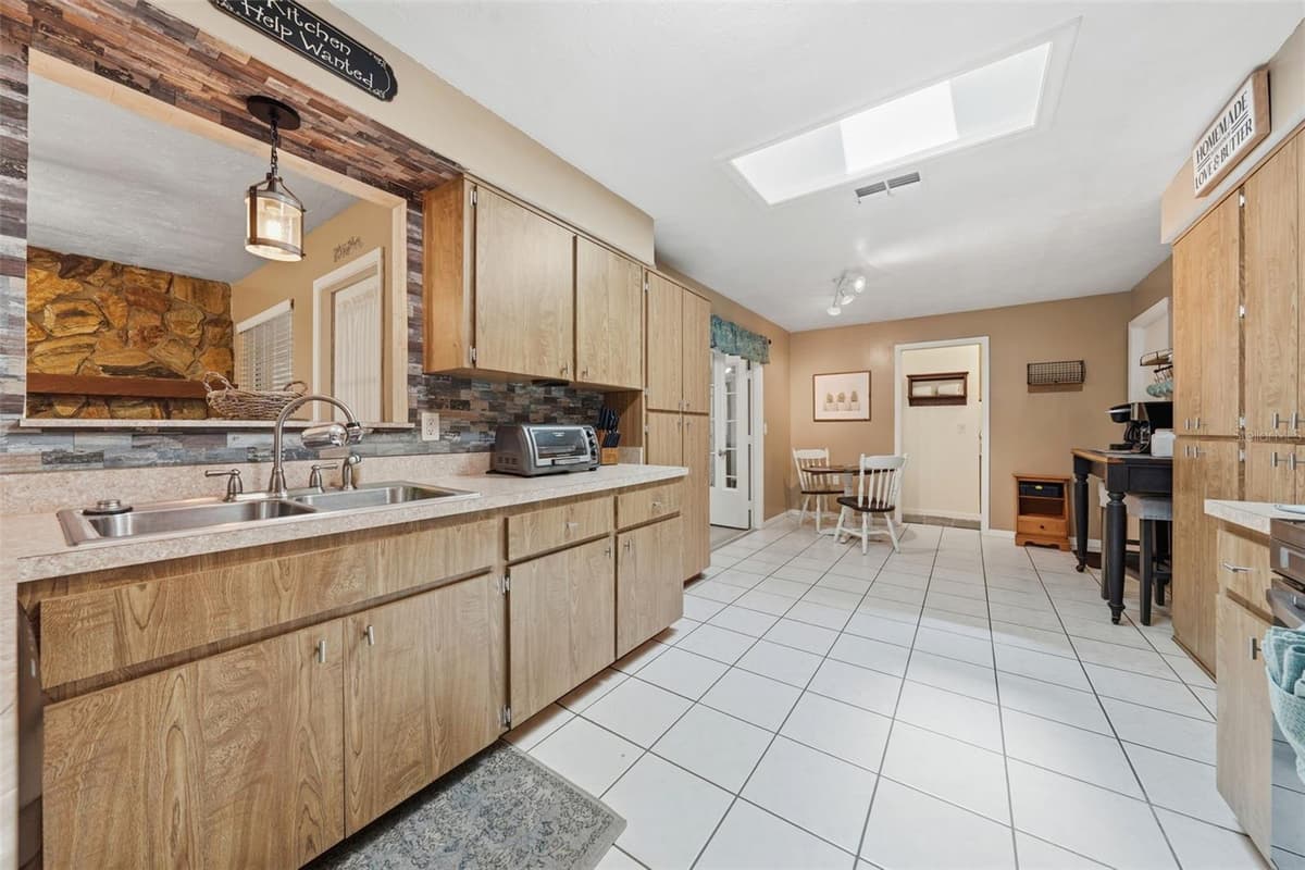 42 J KELLNER BOULEVARD — photo 8 of 42