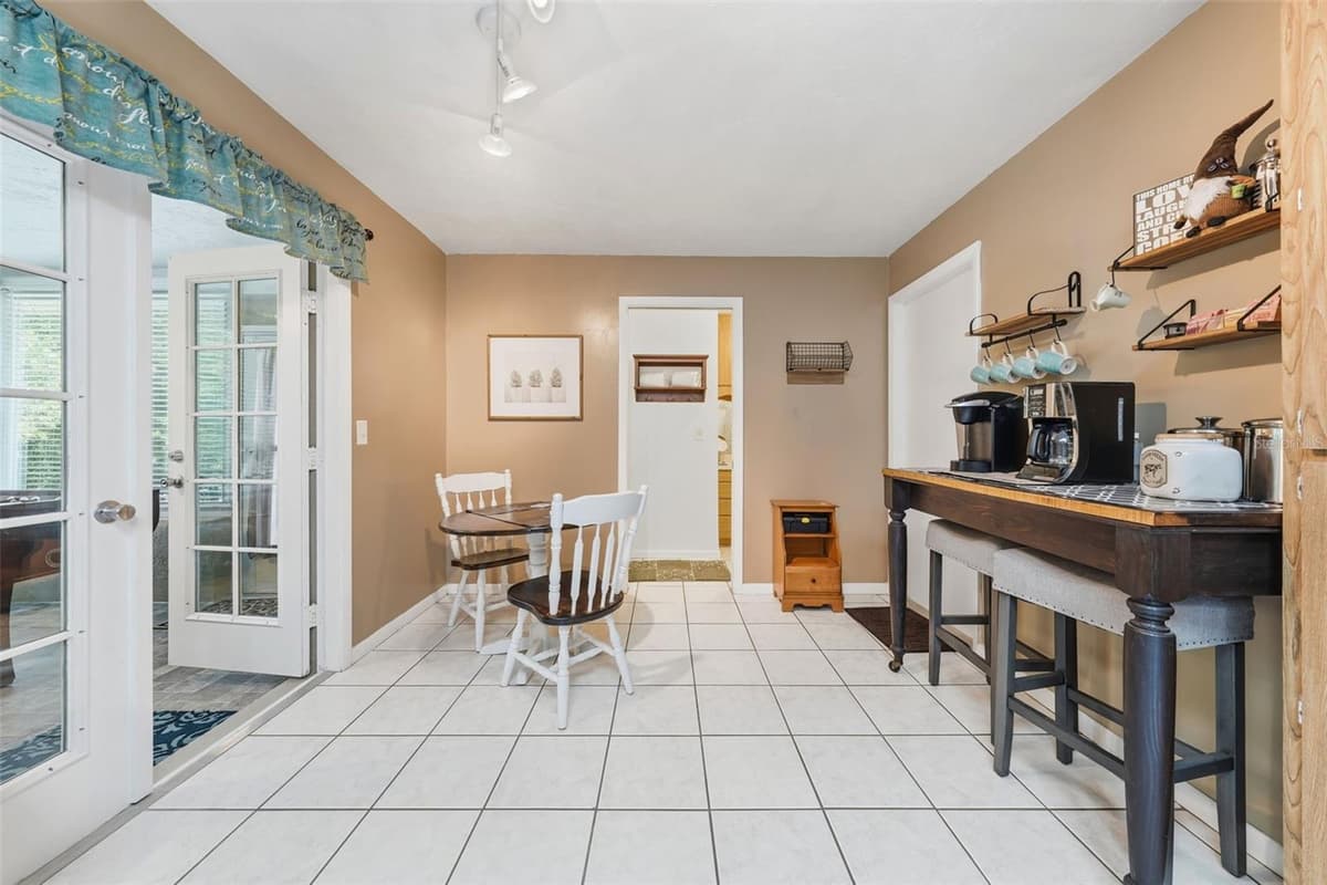 42 J KELLNER BOULEVARD — photo 7 of 42