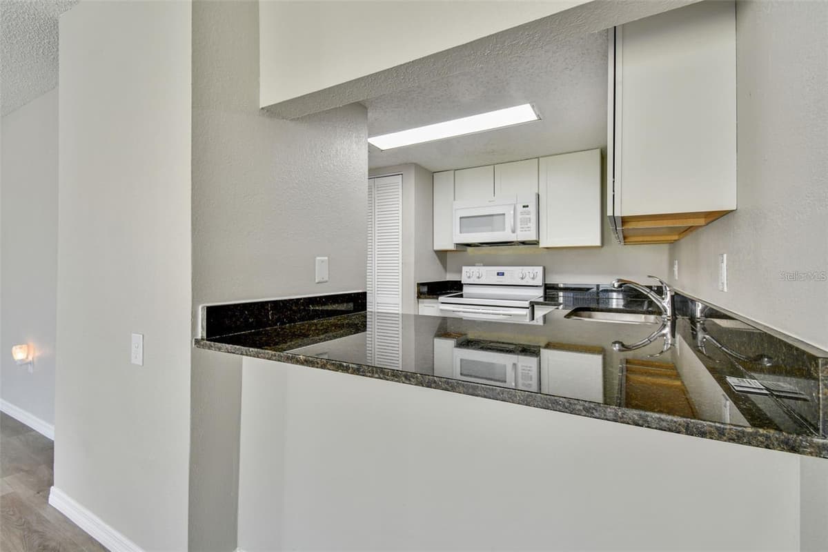 726 HAVEN PLACE — photo 11 of 46