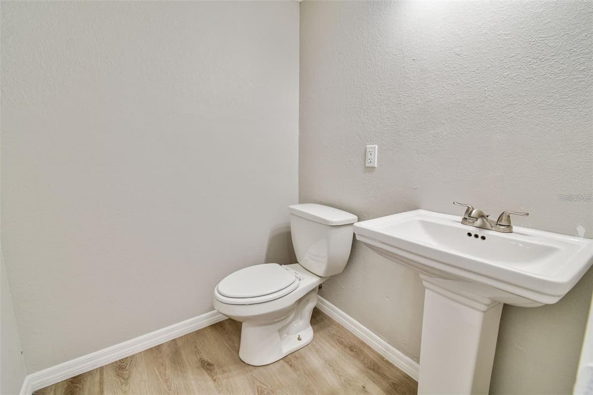 726 HAVEN PLACE — photo 8 of 46