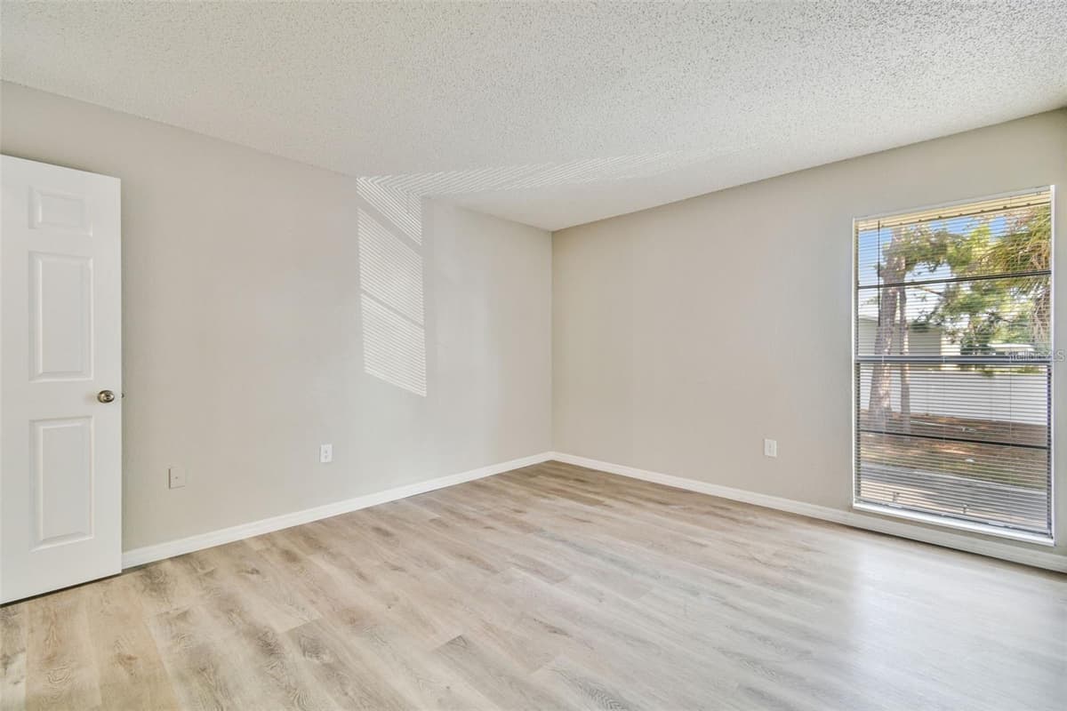 726 HAVEN PLACE — photo 34 of 46