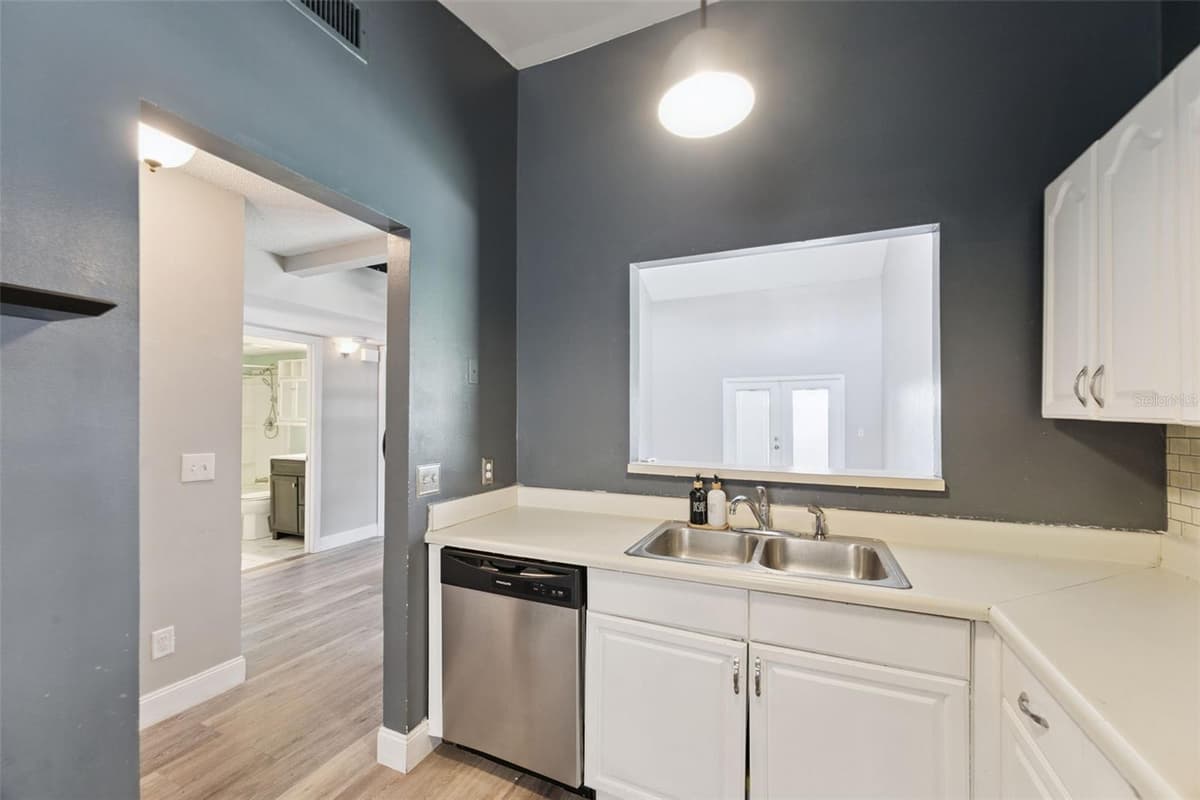 215 ARBOR CIRCLE — photo 12 of 38