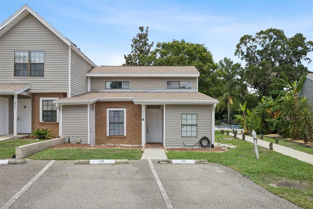 215 ARBOR CIRCLE — photo 1 of 38