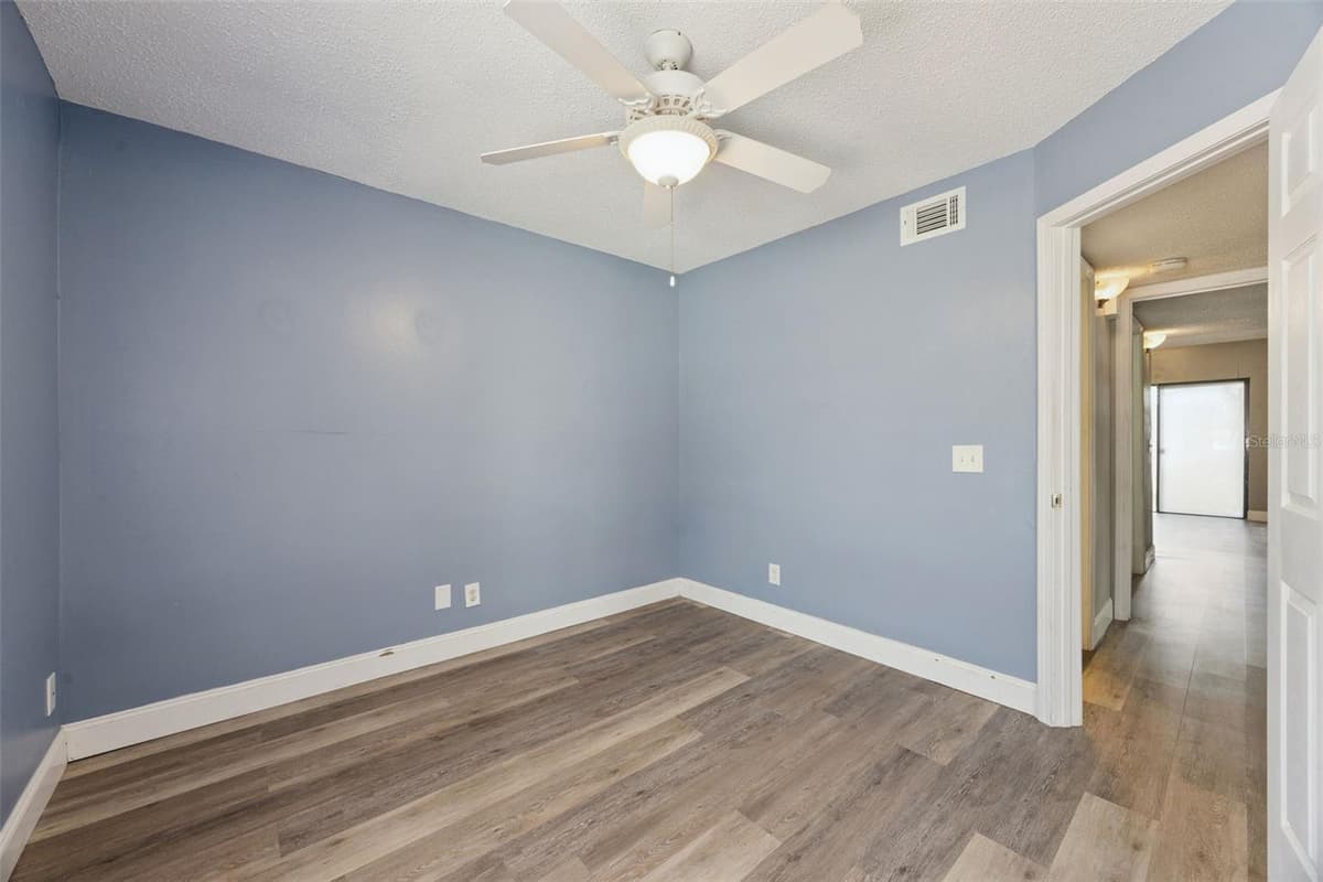 215 ARBOR CIRCLE — photo 24 of 38