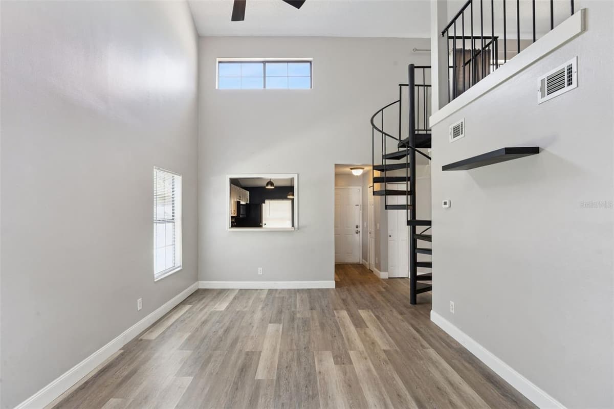 215 ARBOR CIRCLE — photo 9 of 38