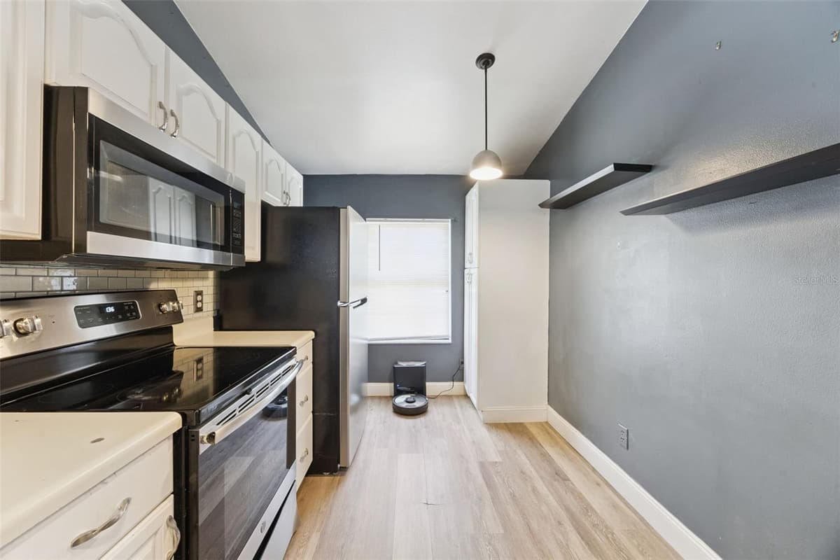 215 ARBOR CIRCLE — photo 13 of 38
