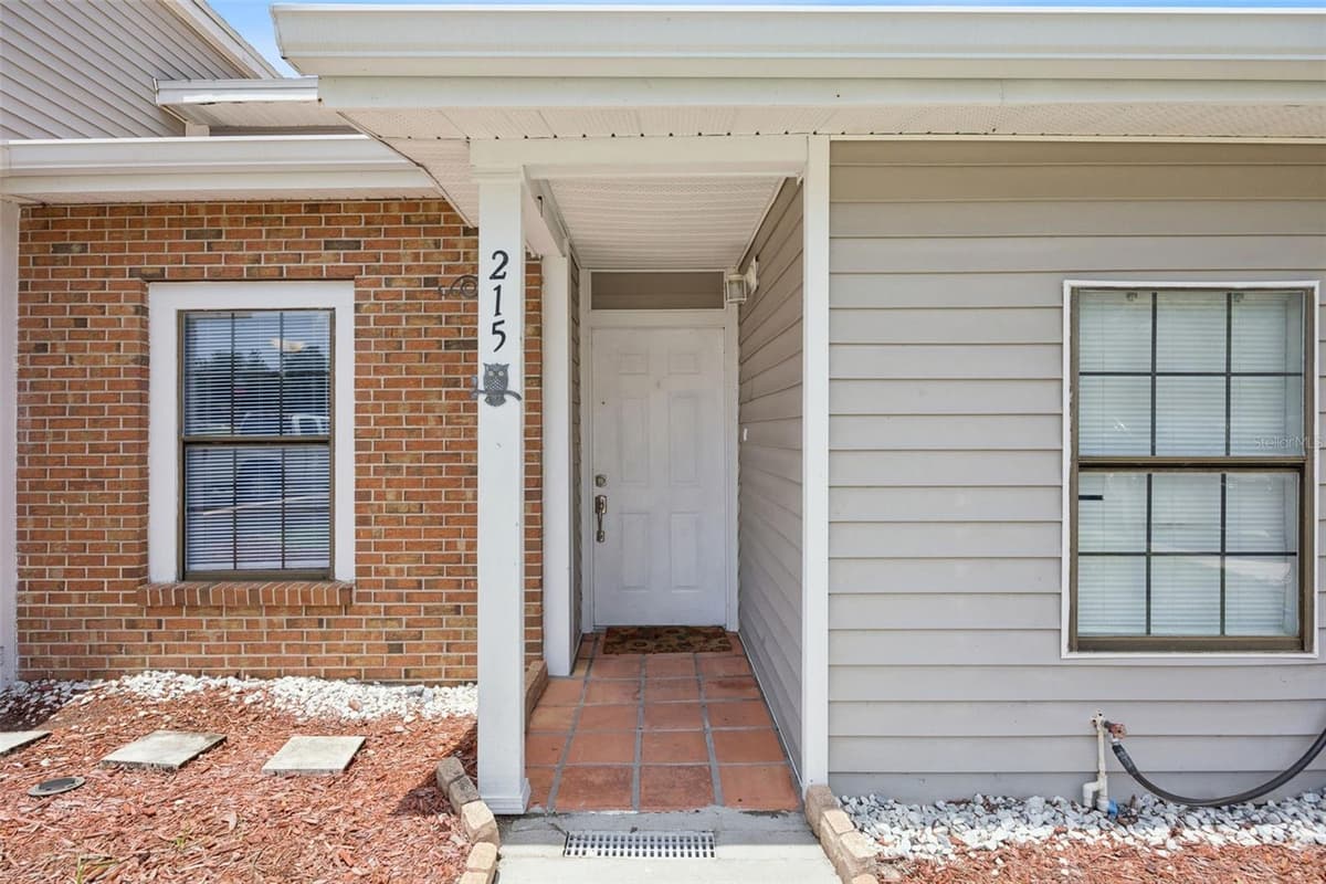 215 ARBOR CIRCLE — photo 4 of 38