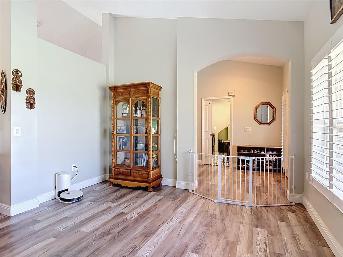 3000 LOCKWOOD BOULEVARD — photo 7 of 47