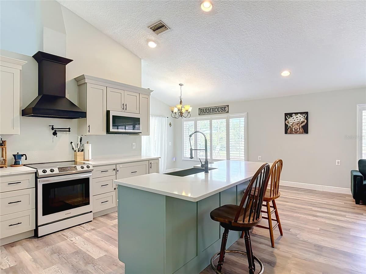3000 LOCKWOOD BOULEVARD — photo 11 of 47