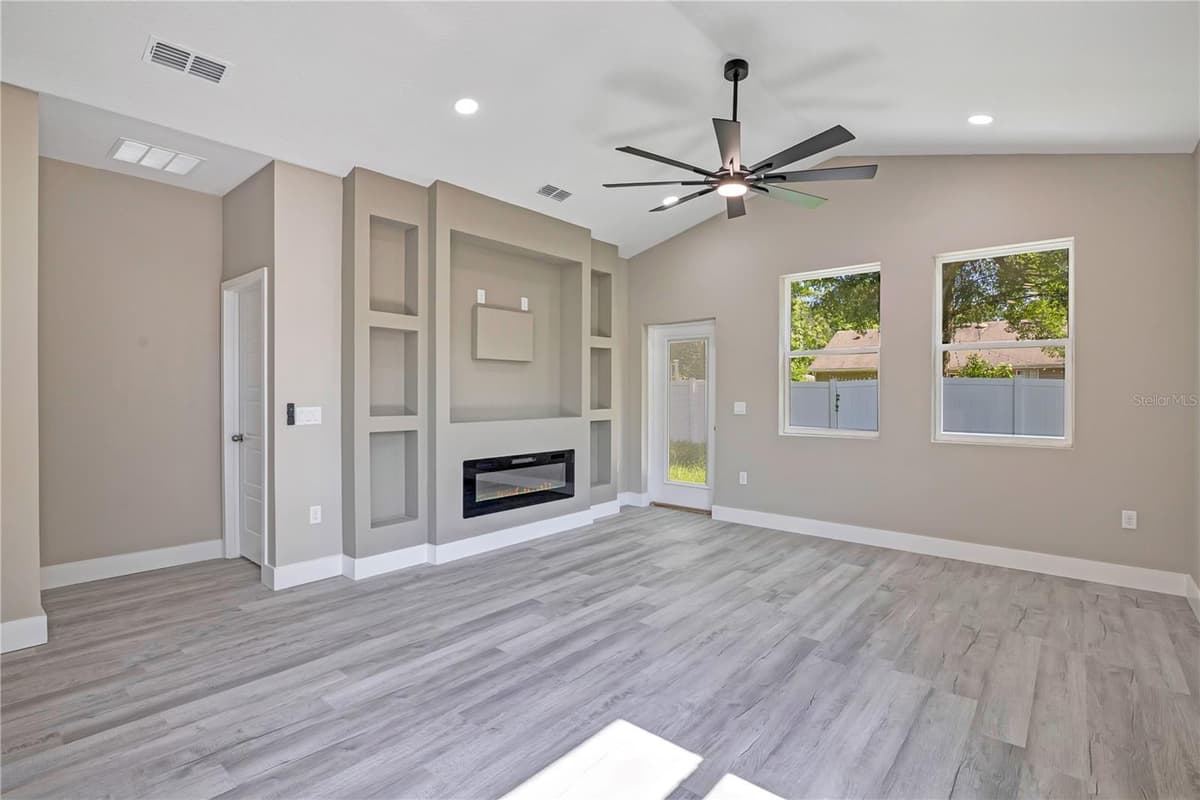 231 LAFAYETTE STREET — photo 10 of 43
