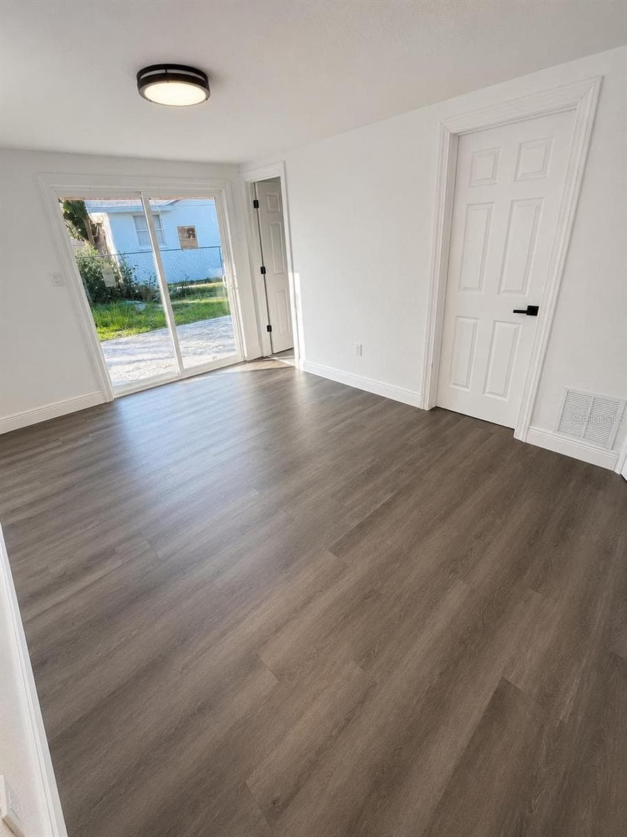 7035 PALISADE DRIVE — photo 8 of 19