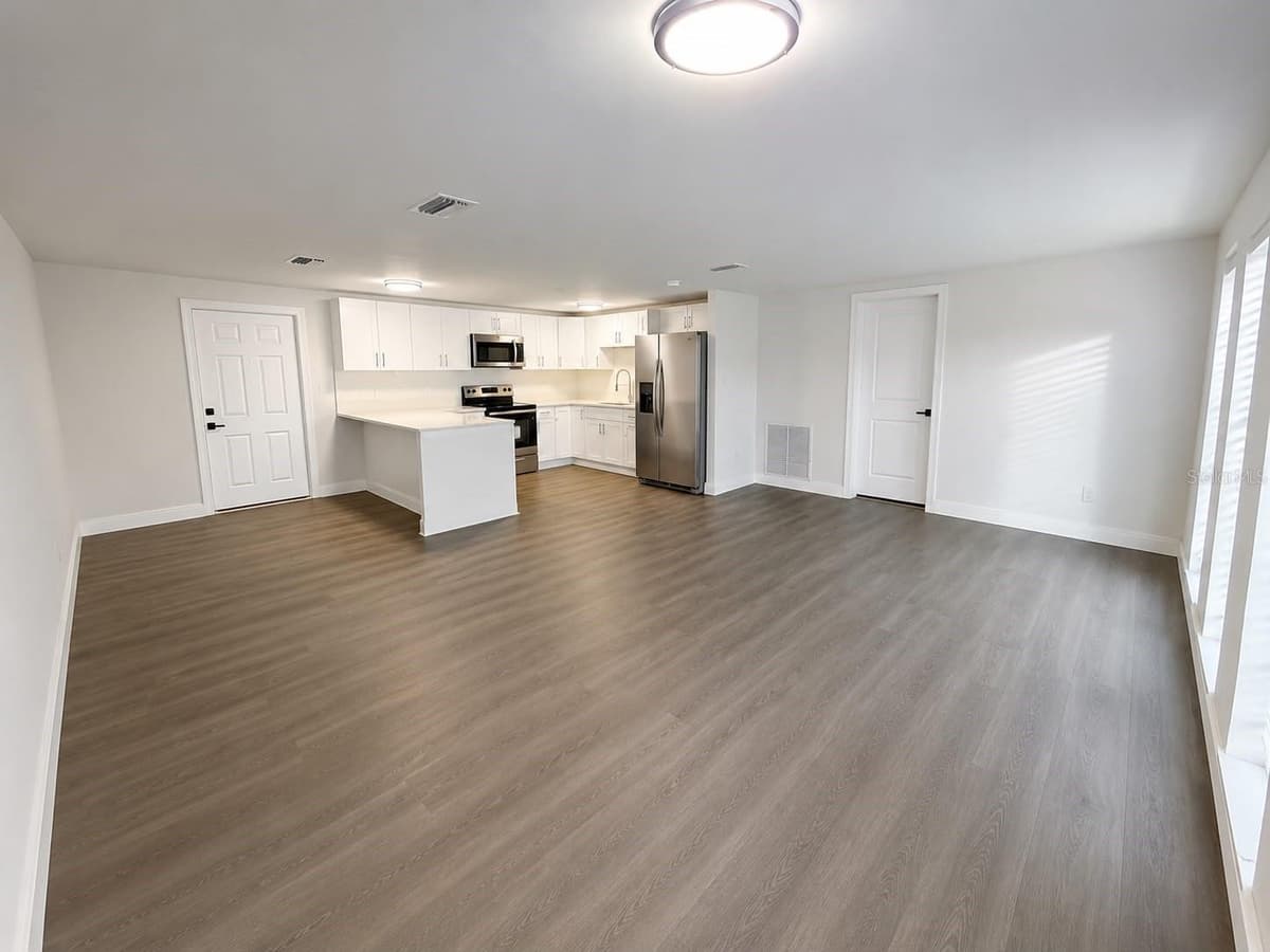 7035 PALISADE DRIVE — photo 2 of 19