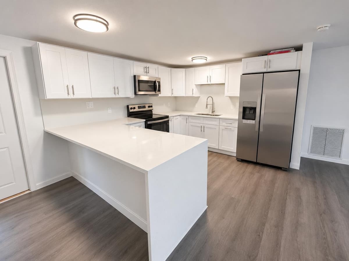 7035 PALISADE DRIVE — photo 3 of 19