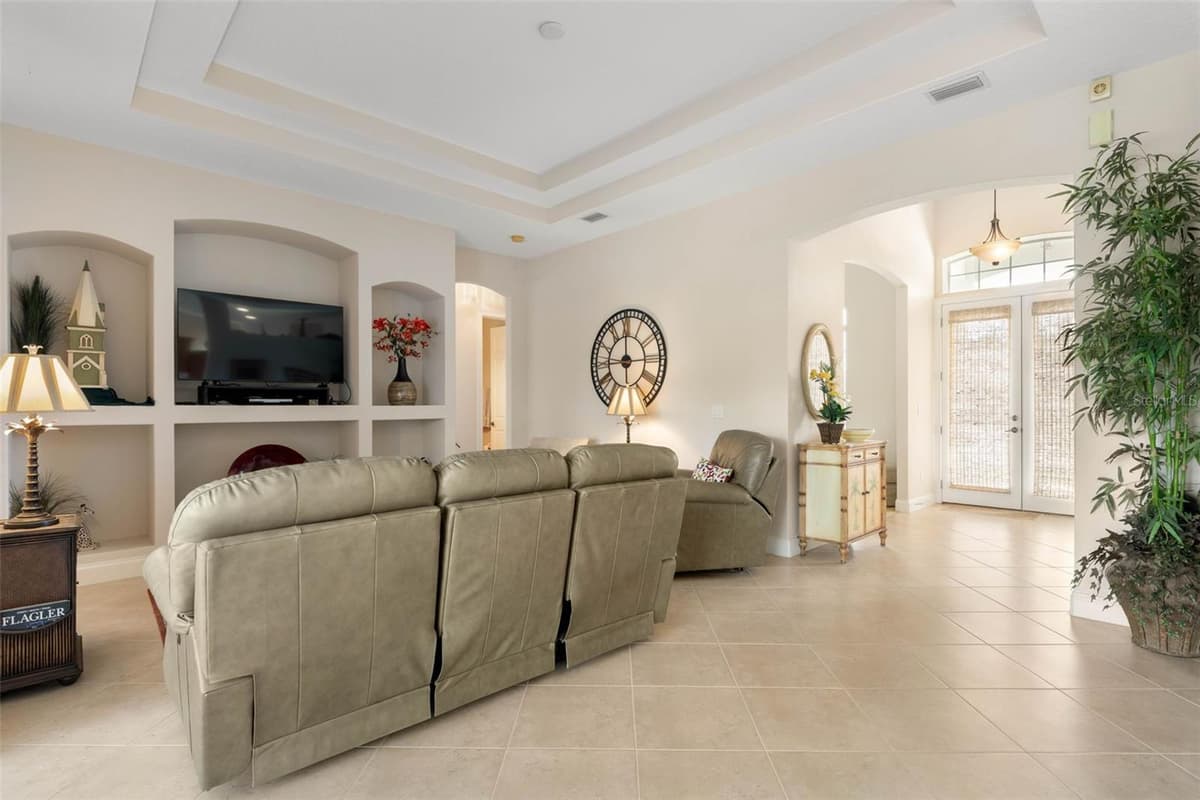 3 COCHRAN LANE — photo 11 of 83