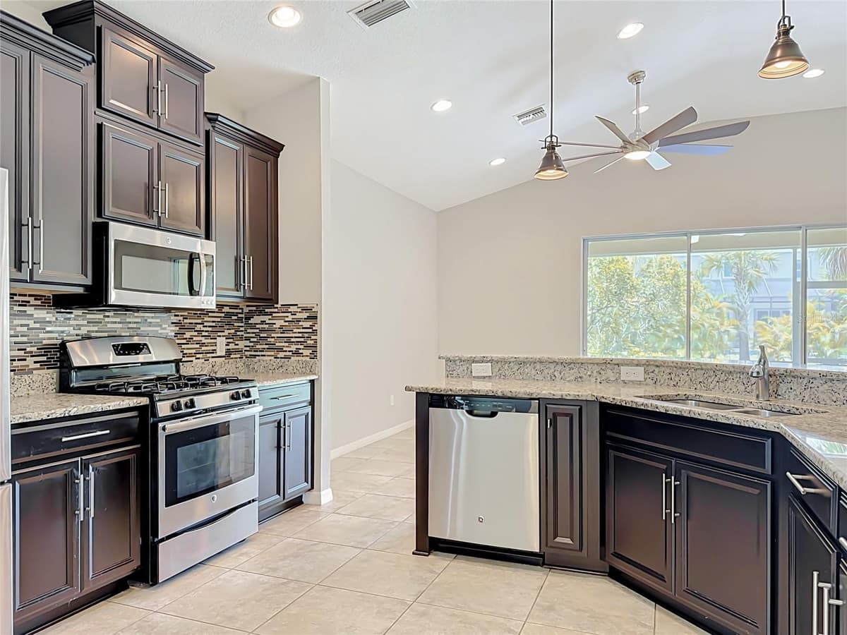 5766 MAYPOP CIR — photo 22 of 60