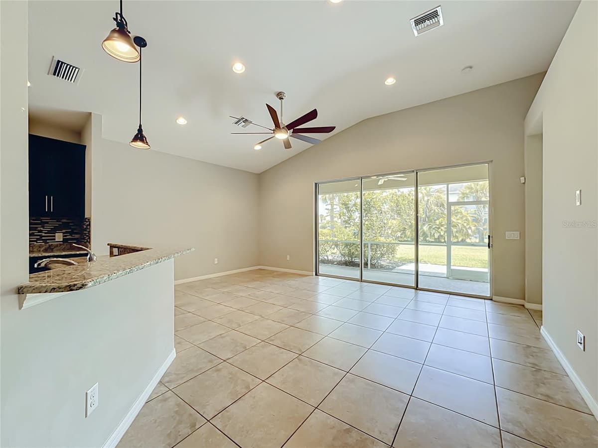 5766 MAYPOP CIR — photo 16 of 60