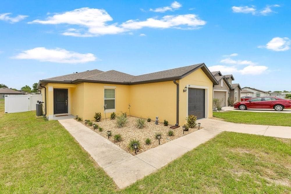 392 KENSINGTON VIEW DRIVE — photo 1 of 25