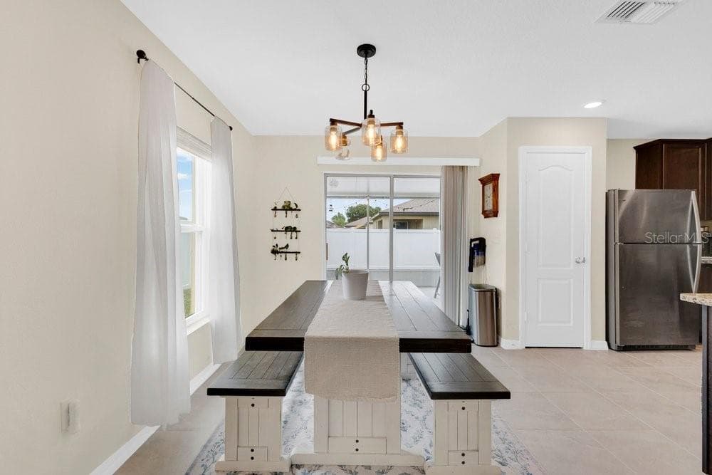 392 KENSINGTON VIEW DRIVE — photo 6 of 25