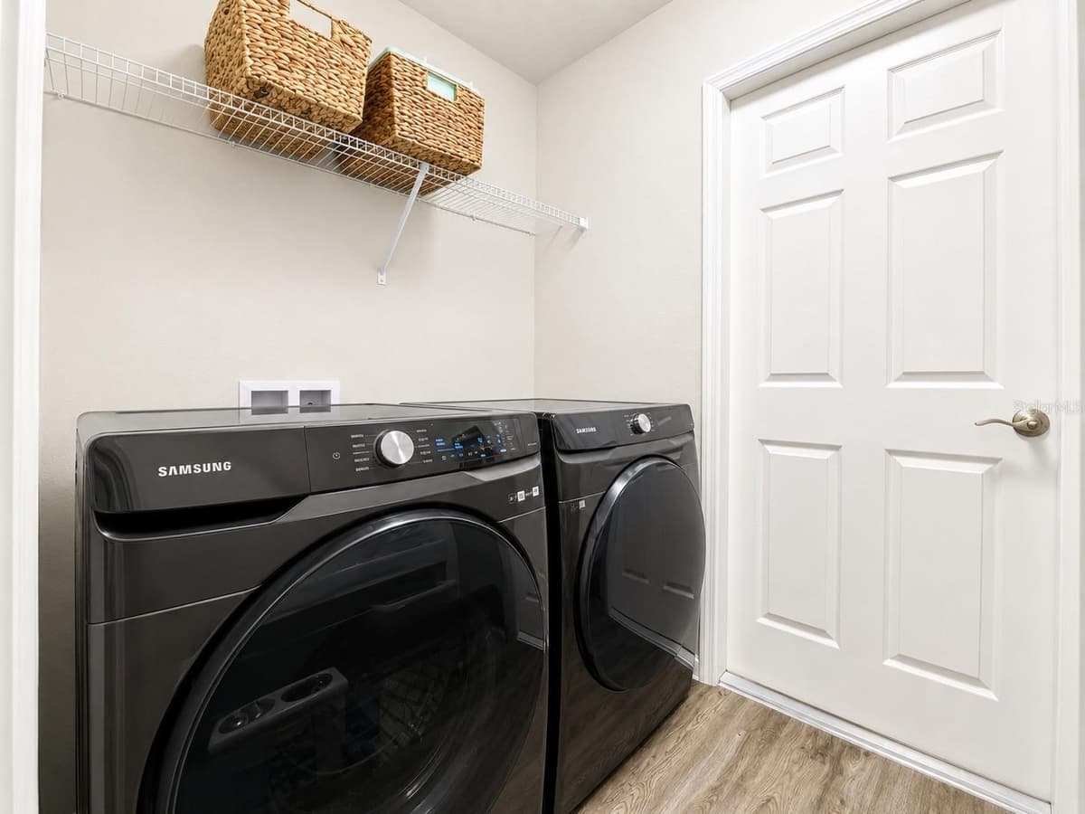 1002 PAISLEY STREET — photo 16 of 30