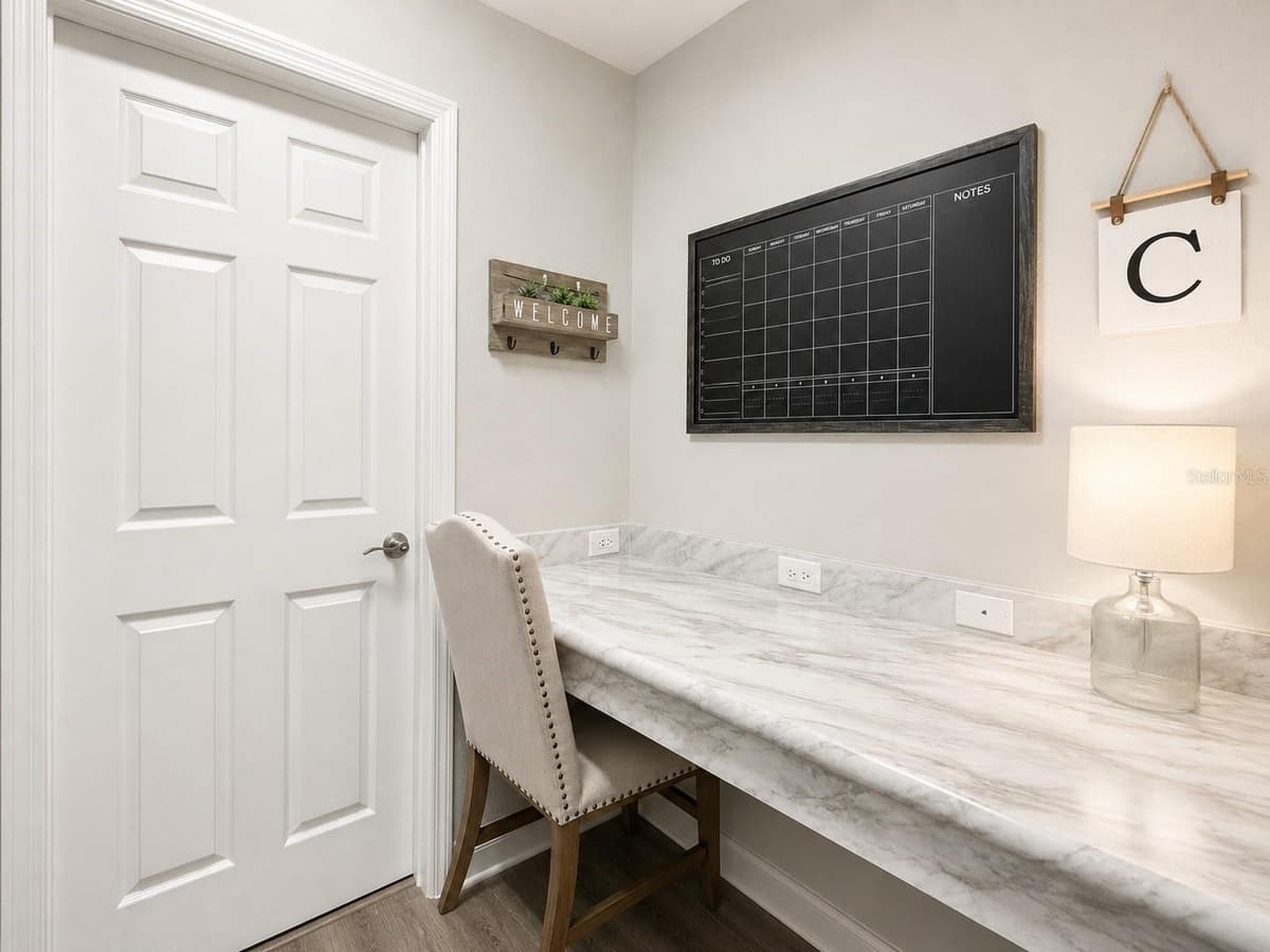 1002 PAISLEY STREET — photo 15 of 30