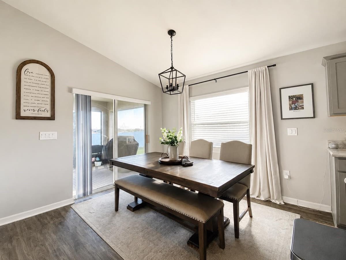 1002 PAISLEY STREET — photo 13 of 30