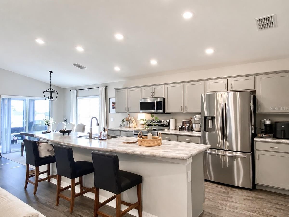 1002 PAISLEY STREET — photo 12 of 30