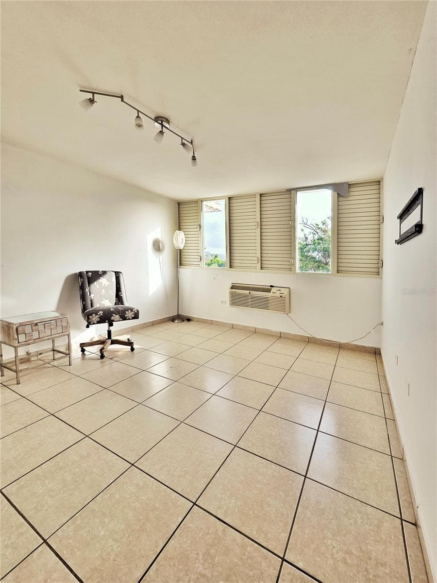 2 CONDOMINIO EL MARIA — photo 13 of 17