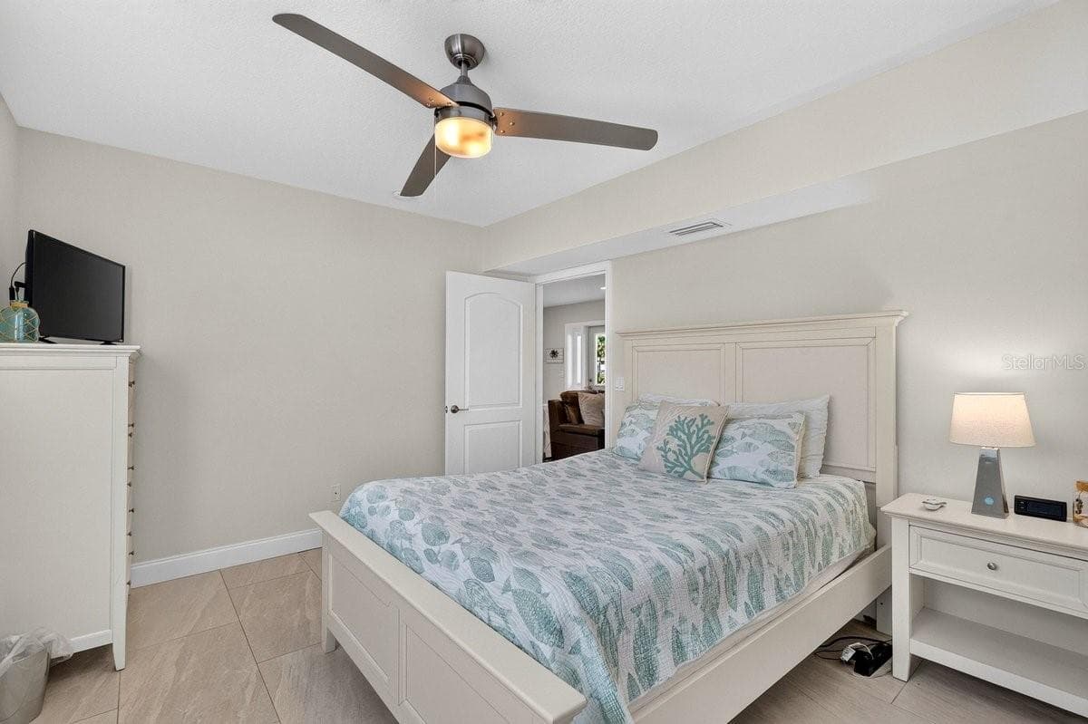 4717 ATLANTIC AVENUE — photo 39 of 61