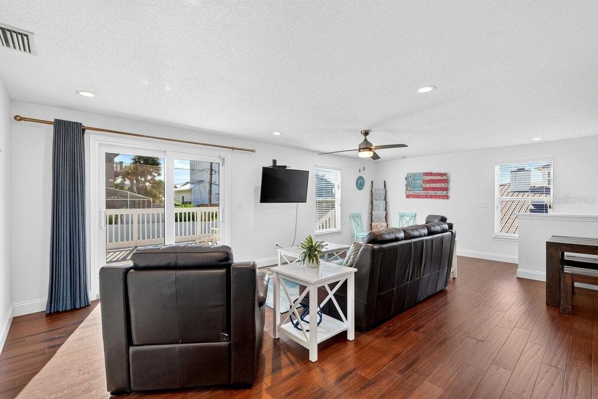 4717 ATLANTIC AVENUE — photo 17 of 61