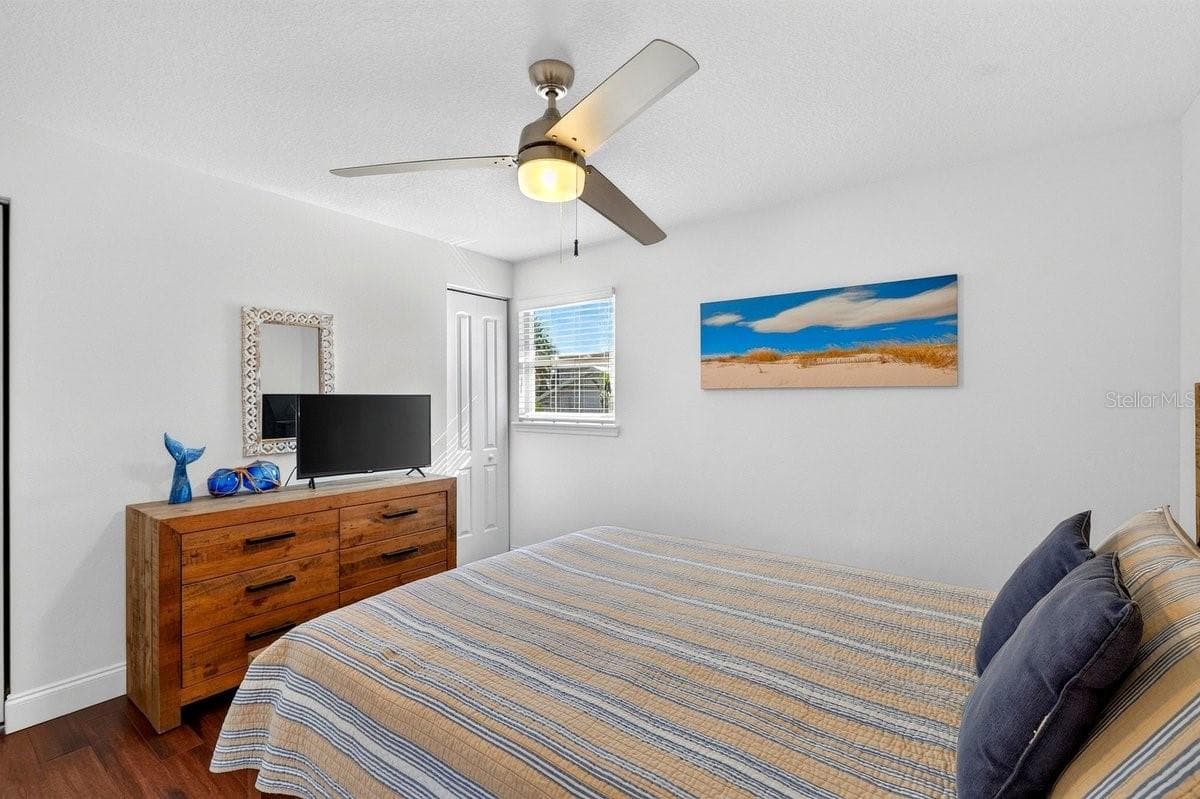 4717 ATLANTIC AVENUE — photo 33 of 61
