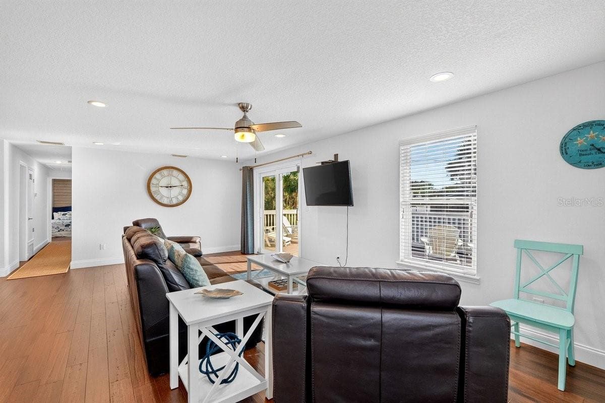 4717 ATLANTIC AVENUE — photo 16 of 61