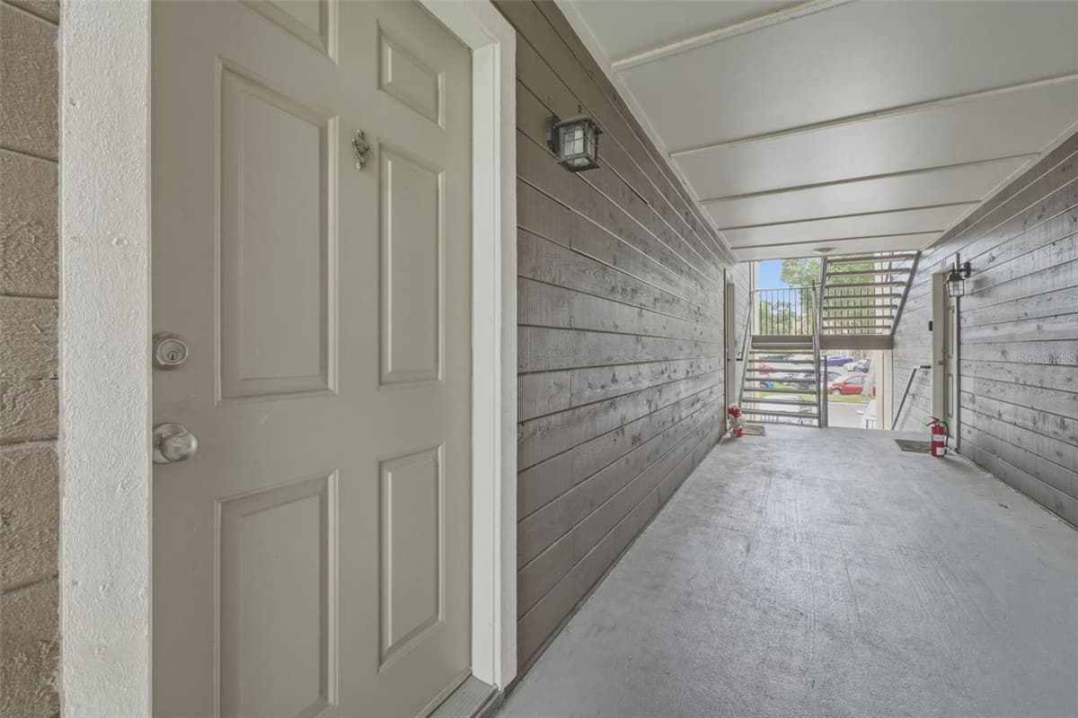 249 AFTON SQUARE — photo 3 of 34
