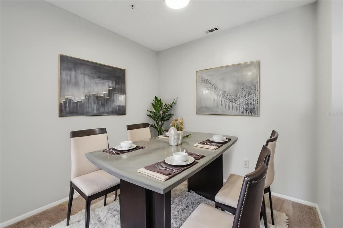249 AFTON SQUARE — photo 10 of 34