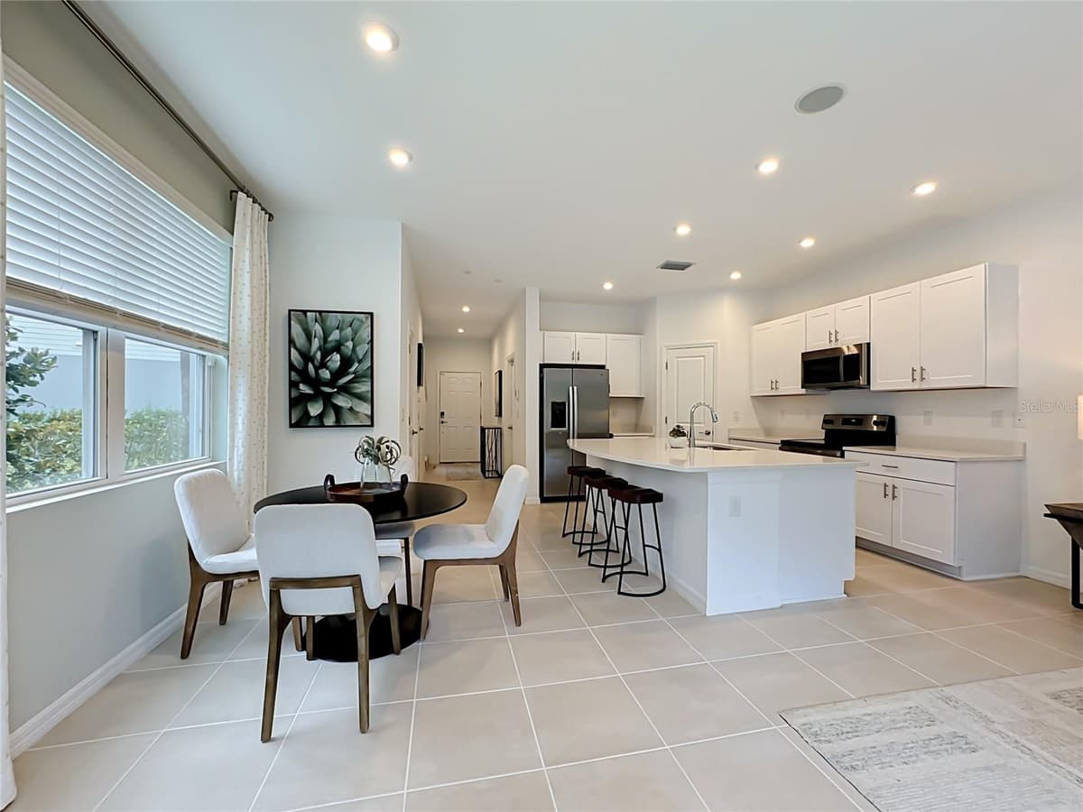 8429 LUNAR SKYE ST — photo 7 of 39
