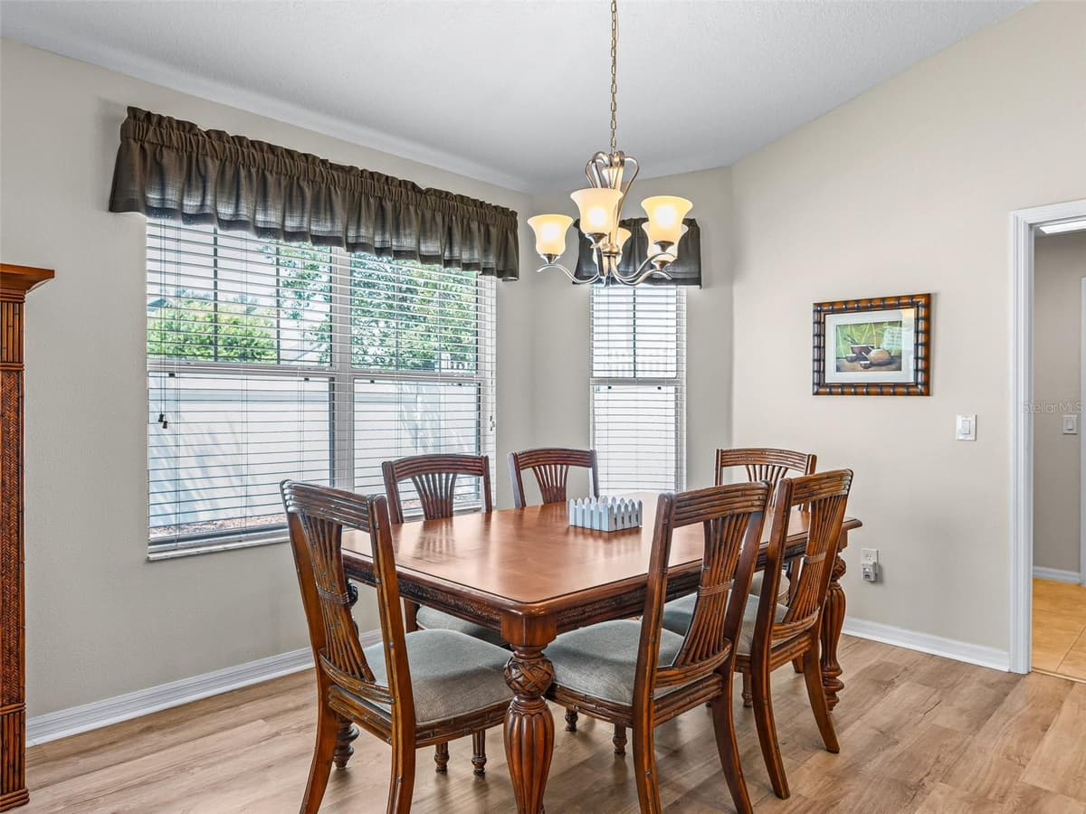 1134 SOUTHERN SUN DRIVE — photo 10 of 38