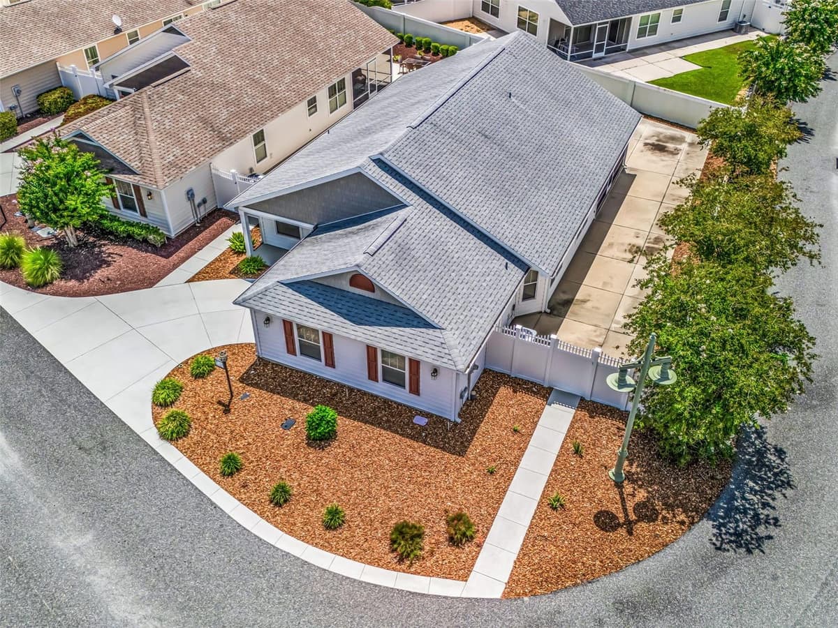1134 SOUTHERN SUN DRIVE — photo 3 of 38
