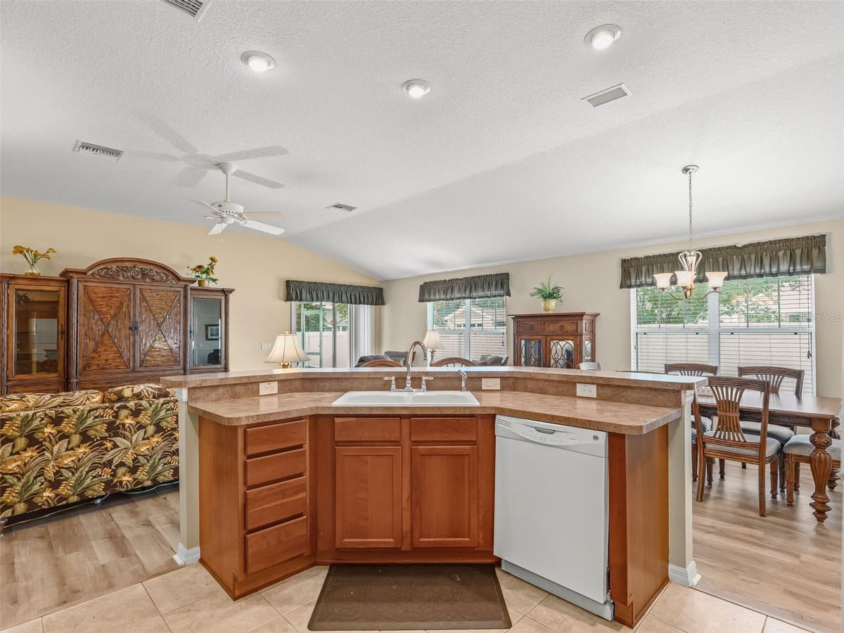 1134 SOUTHERN SUN DRIVE — photo 15 of 38