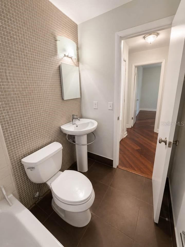 2568 LOTAFUN AVENUE — photo 18 of 25