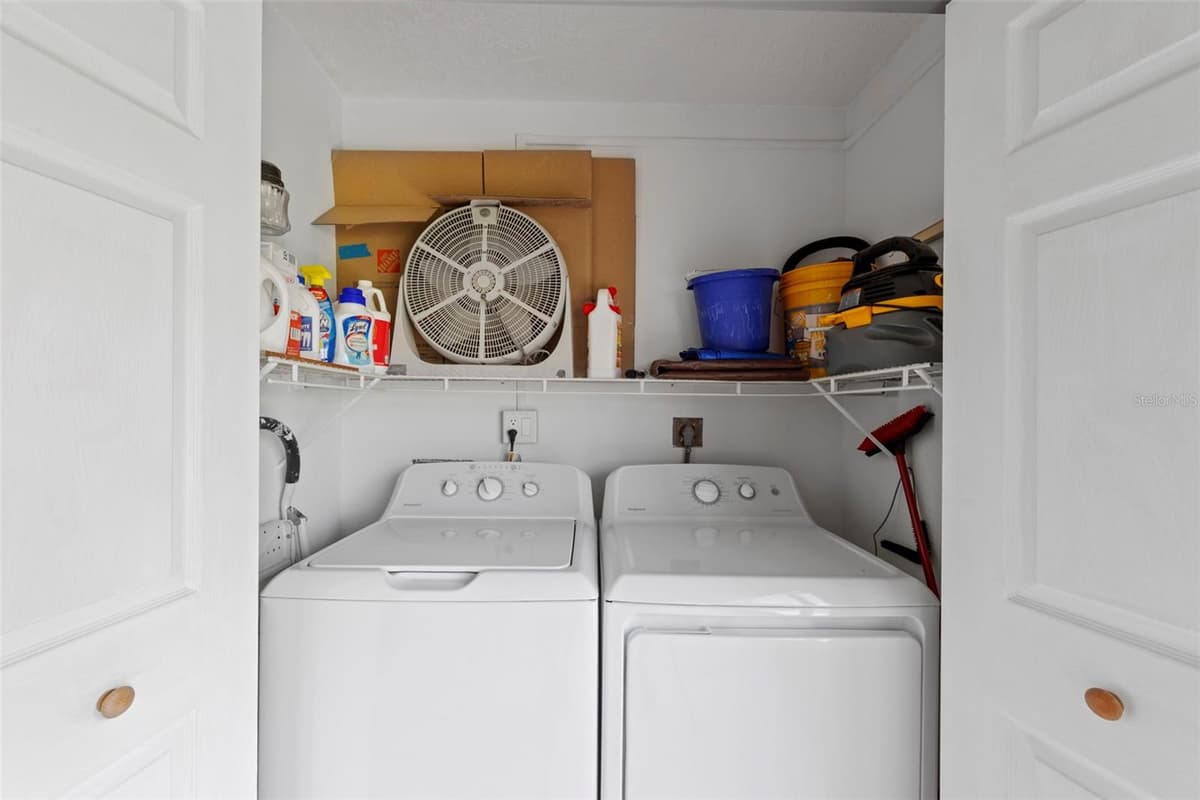 7104 NANTUCKET CIRCLE — photo 16 of 33