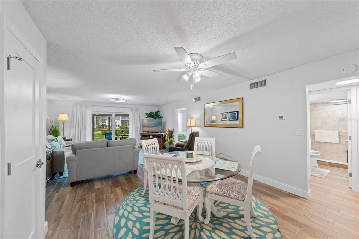 7104 NANTUCKET CIRCLE — photo 12 of 33