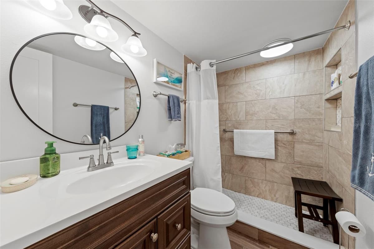7104 NANTUCKET CIRCLE — photo 24 of 33