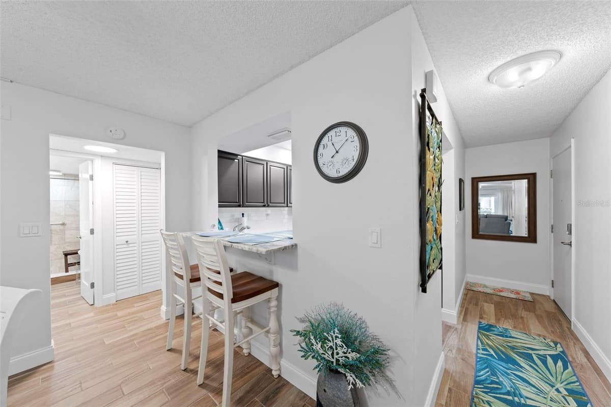 7104 NANTUCKET CIRCLE — photo 11 of 33