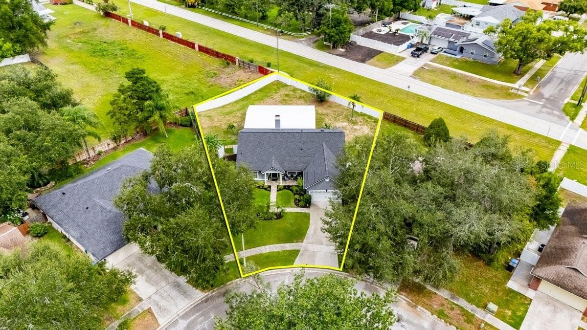 829 GREENBELT CIRCLE — photo 3 of 50
