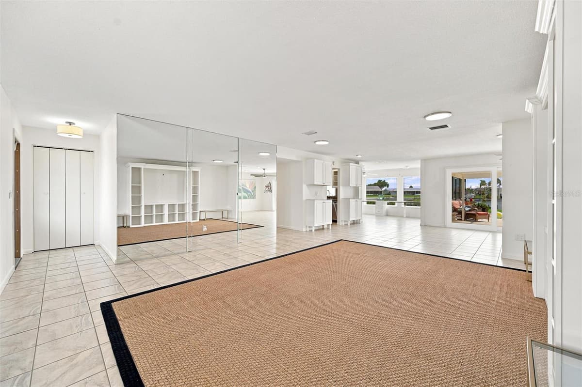1811 MILFORD CIRCLE — photo 5 of 65
