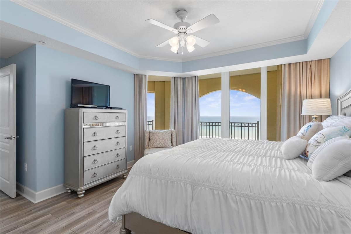 200 OCEAN CREST DRIVE — photo 24 of 71